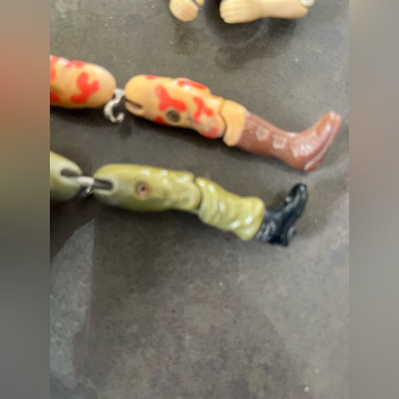 Rare GI Joe random pieces dis articulated legs and torsos - Picture 3 of 3